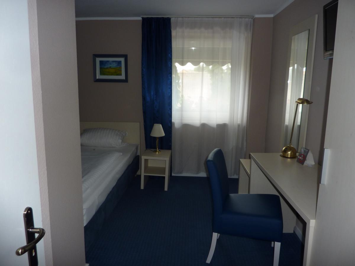 Hotel Pelikan Kitzingen Ngoại thất bức ảnh