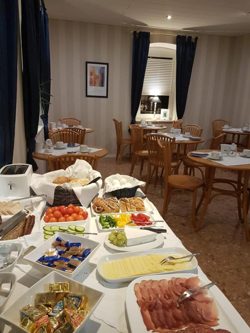 Hotel Pelikan Kitzingen Ngoại thất bức ảnh